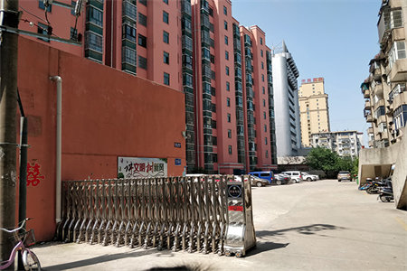 清河上城3室2厅1卫70万115m2精装修有证能分期